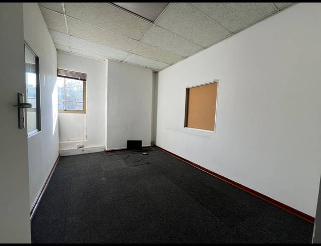 430M² WAREHOUSE TO LET IN STRIJDOMPARK